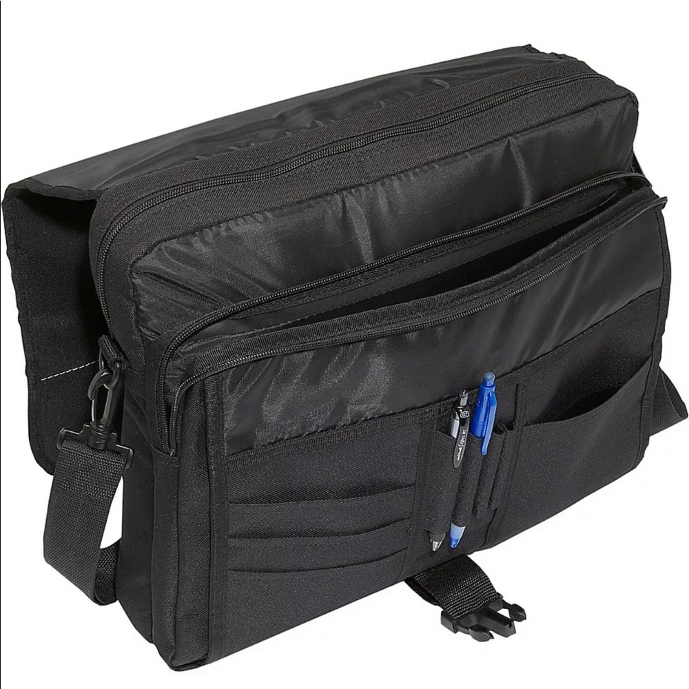 Targus 15.6" Laptop Messenger - Black Messenger 💼 - Picture 4 of 8